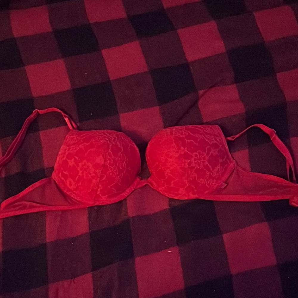Victoria's Secret Vibrant Red Lace Bra